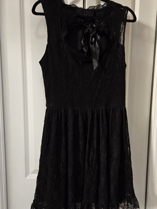 Spin Docter Dresses & Skirts - Spin Docter - Lace Midi Dress M